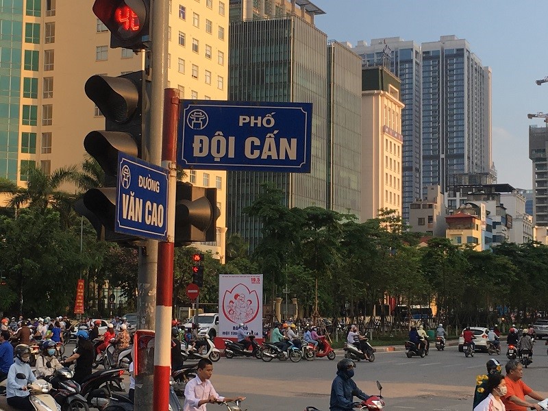 Xen dai phan cach de mo rong duong Lieu Giai - Van Cao: Nen hay khong? - Hinh anh 6