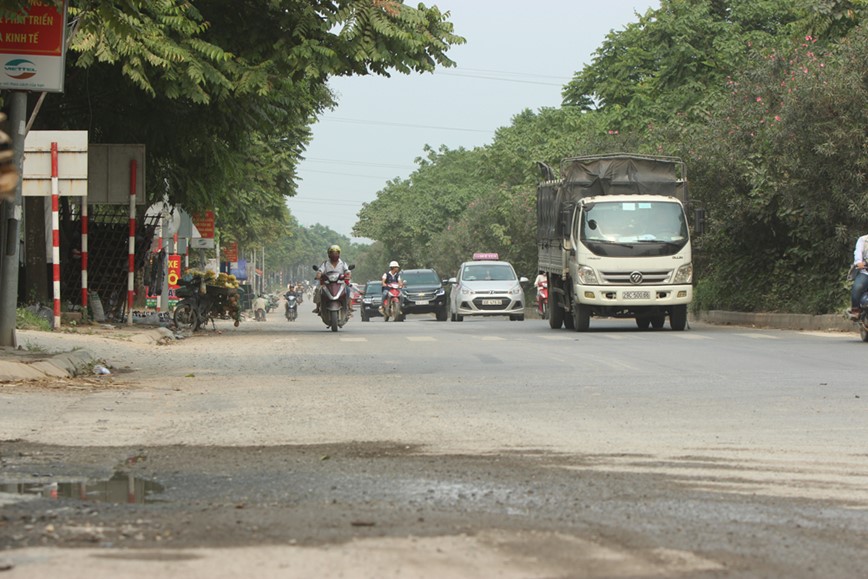 Ha Noi: Can canh nhieu tuyen quoc lo can duoc sua chua, nang cap - Hinh anh 5