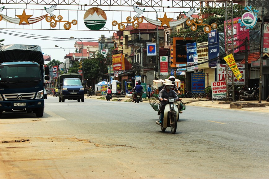 Ha Noi: Can canh nhieu tuyen quoc lo can duoc sua chua, nang cap - Hinh anh 13