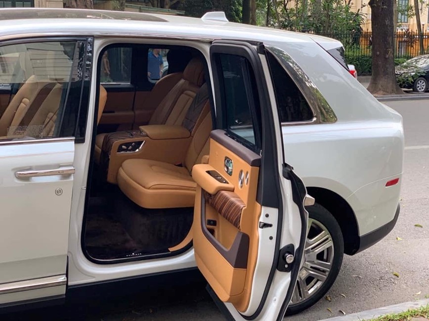 Sieu xe Rolls-Royce Cullinan 45 ty ve tay dai gia Ha Noi - Hinh anh 3