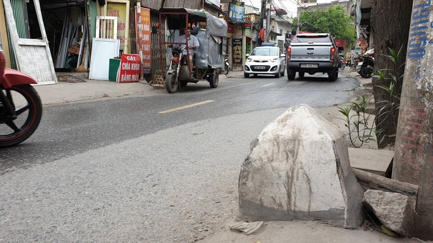 Xe ba banh de chet nguoi: Oan mang vi buc be tong tu phat - Hinh anh 3