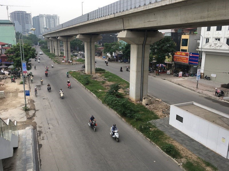 Ha Noi: “Diem mat” nhung tuyen pho sap xen mo rong mat duong - Hinh anh 2