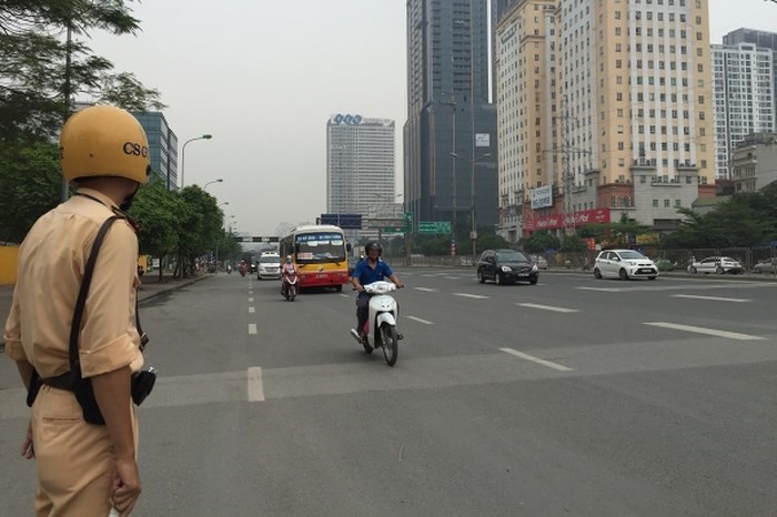 Camera soi ky, xu nghiem vi pham tren duong vanh dai 3 tren cao - Hinh anh 2