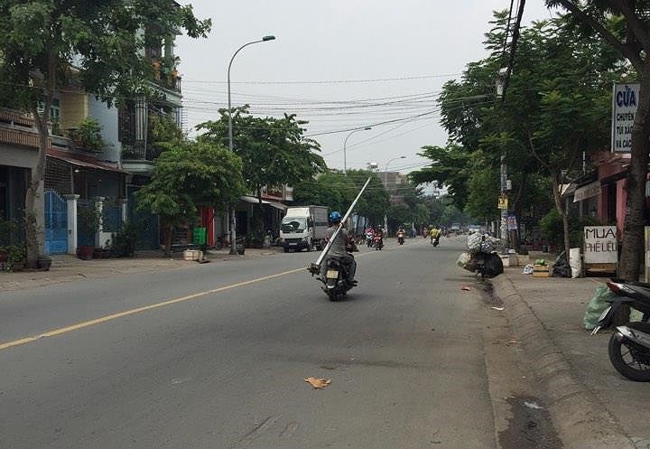 Hoang hon voi nhung 'hung than' thong dong tren pho - Hinh anh 5