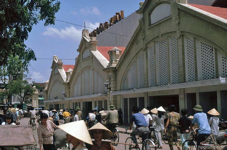 Hinh doc ve giao thong o Ha Noi dau thap nien 1990 - Hinh anh 3