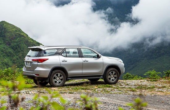 Fortuner 2019: Vung ngoi vuong, thach thuc moi doi thu - Hinh anh 2