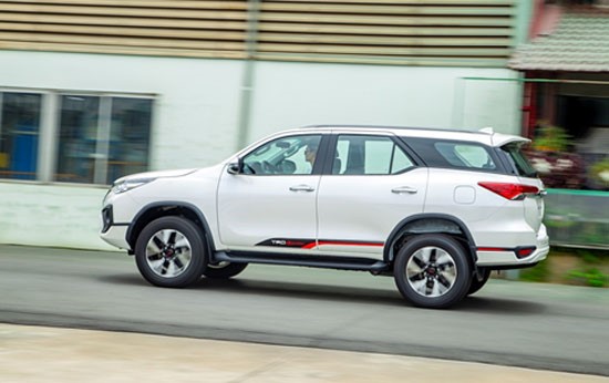 Fortuner 2019: Vung ngoi vuong, thach thuc moi doi thu - Hinh anh 3