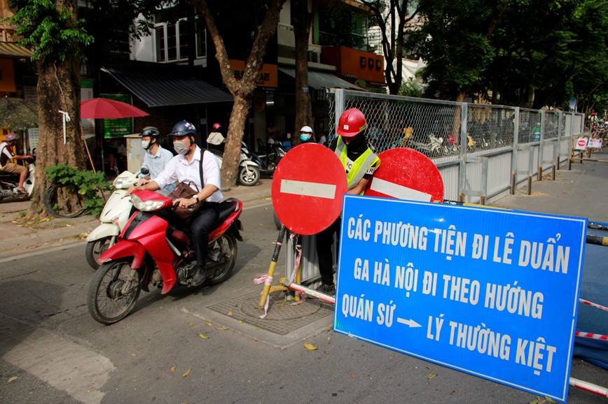 Rao cung duong Tran Hung Dao, giao thong on dinh - Hinh anh 1