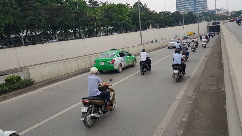 Ham chui Kim Lien (Ha Noi): Tai sao nguoi tham gia giao thong luon thay bat an? - Hinh anh 1