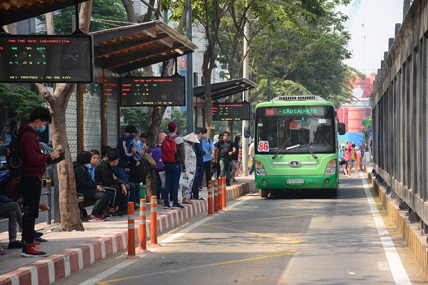 TP.HCM se lam duong rieng cho xe buyt khong giong Ha Noi - Hinh anh 1