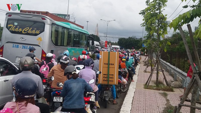 Un tac giao thong nghiem trong o cau Rach Mieu - Hinh anh 3