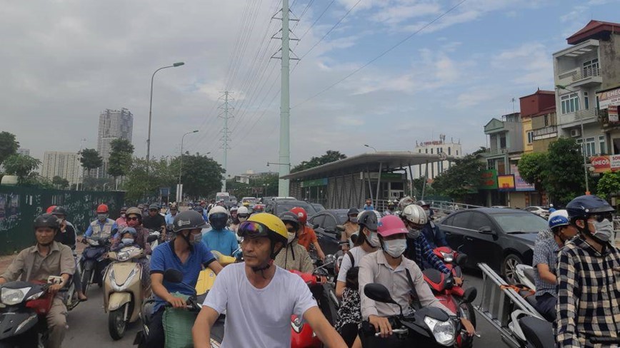 Ha Noi: Nhieu tuyen duong qua tai ngay dau di lam sau nghi le Quoc khanh - Hinh anh 8