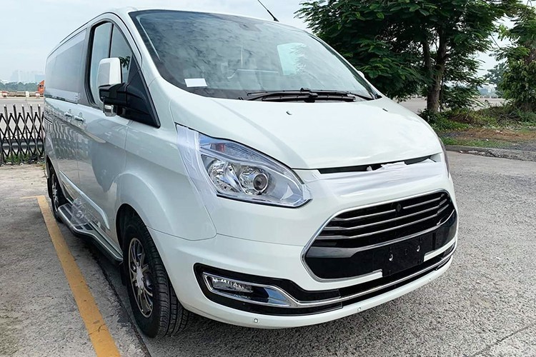 Xe Ford Tourneo de xuat tu 900 trieu dong tai Viet Nam - Hinh anh 11