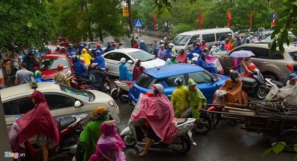 Ha Noi mua, tac trien mien tu sang toi trua - Hinh anh 2