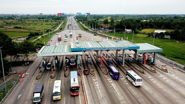 “Ut troc” Dinh Ngoc He bi khoi to them toi tai vu dau thau cao toc TP Ho Chi Minh - Trung Luong  - Hinh anh 1