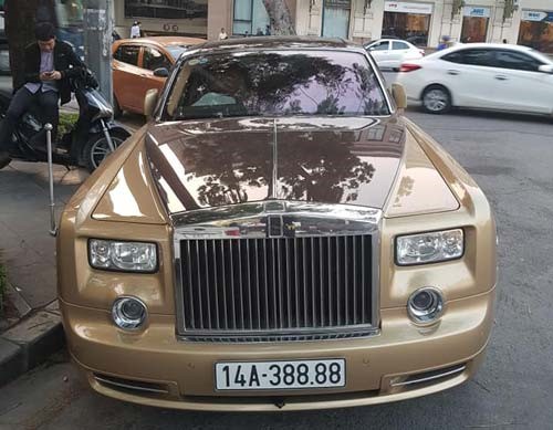 Ngam Rolls-Royce Phantom mau doc, bien so khung tai Ha Noi - Hinh anh 1