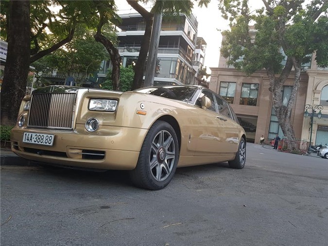 Ngam Rolls-Royce Phantom mau doc, bien so khung tai Ha Noi - Hinh anh 2