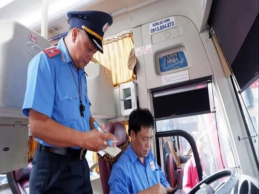 Ha Noi: Tuoc 170 phu hieu xe van tai hanh khach ke tu dau nam 2019 - Hinh anh 1