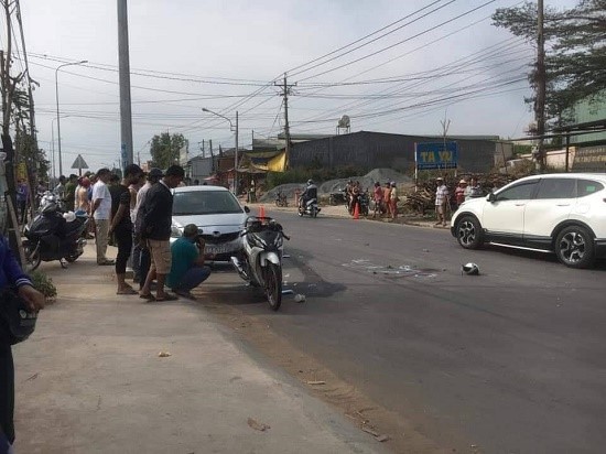 Binh Duong: Cap vo chong bi o to di nguoc chieu can thuong vong - Hinh anh 1