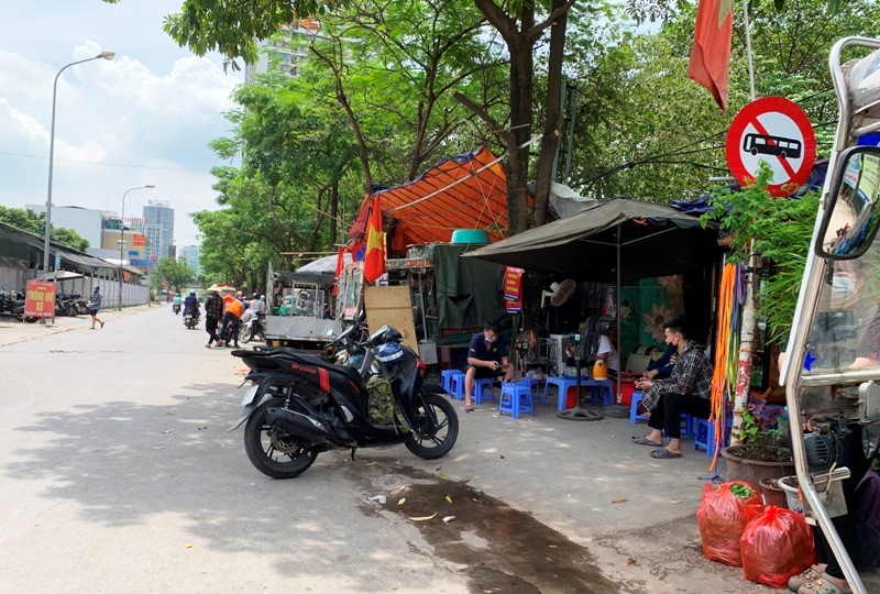 Ha Noi: Nguoi dan chu quan voi dich Covid-19 - Hinh anh 4