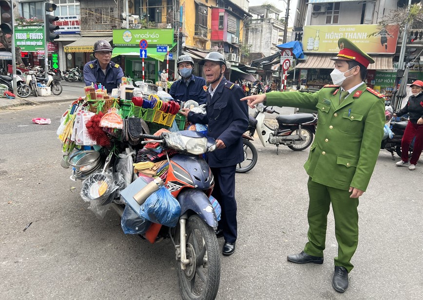 Phuong Dien Bien, quan Ba Dinh: Tong luc dam bao trat tu do thi - Hinh anh 1