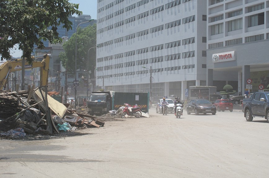 Duong Truong Chinh mit mo trong bui ban - Hinh anh 5