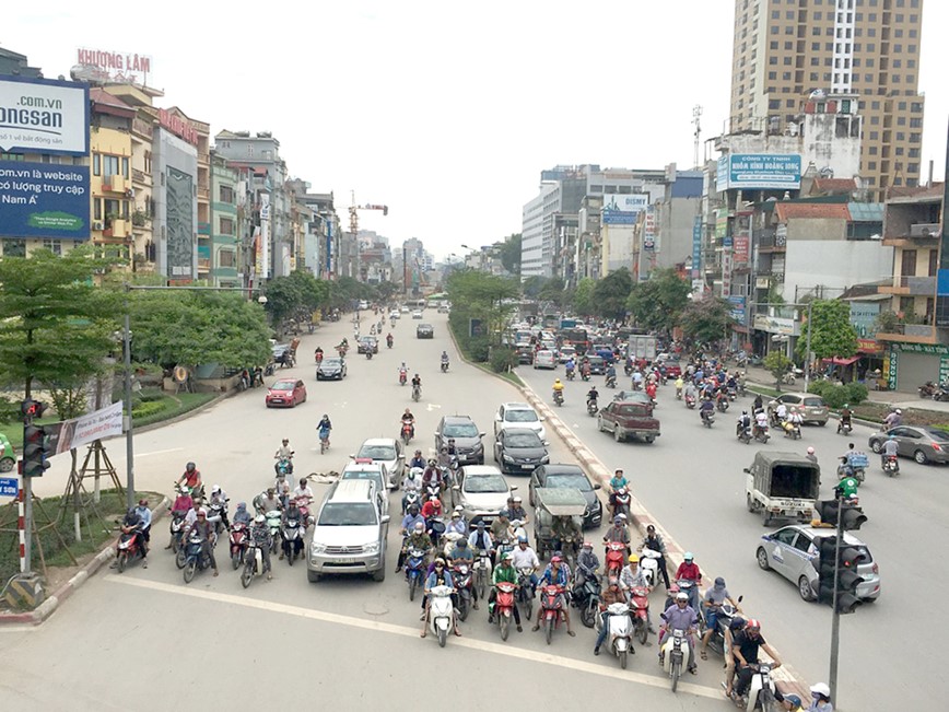 Duong Truong Chinh mit mo trong bui ban - Hinh anh 1