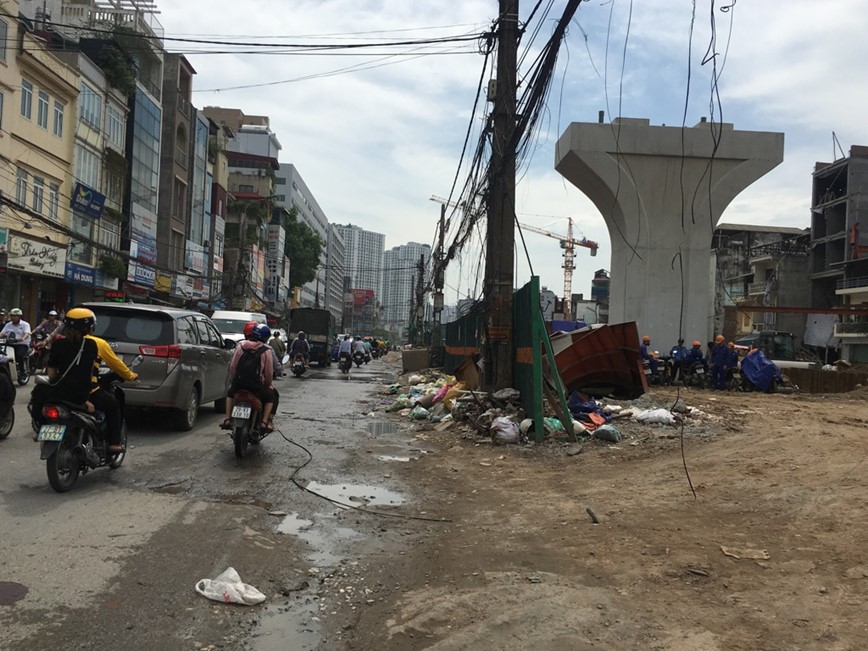 Duong Truong Chinh mit mo trong bui ban - Hinh anh 3