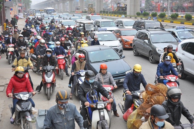 Trat tu, an toan giao thong: Van dien bien phuc tap - Hinh anh 1