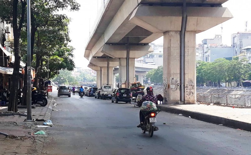 Ha Noi: Lon xon tren pho Cau Moi - Hinh anh 3