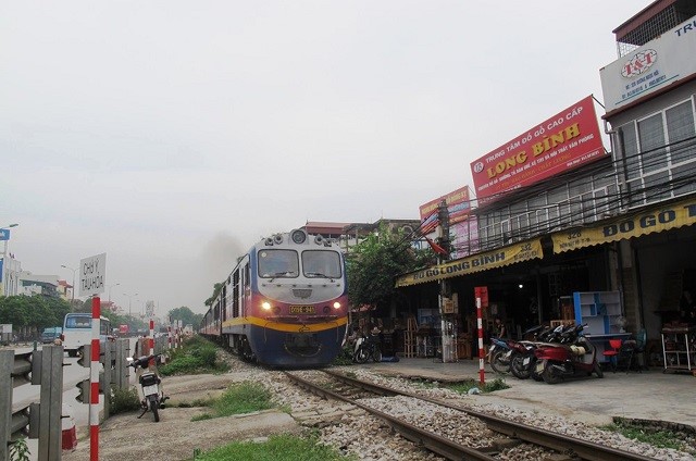 An toan giao thong duong sat: Giai phap co dong bo moi ben vung - Hinh anh 1