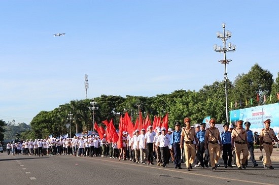 Di bo keu goi “ Da uong ruou, bia - Khong lai xe” - Hinh anh 1