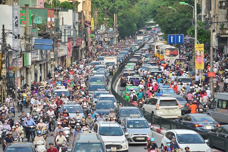  Kien nghi cua cu tri gui toi HDND TP Ha Noi: “Nong” van de giao thong, moi truong - Hinh anh 1