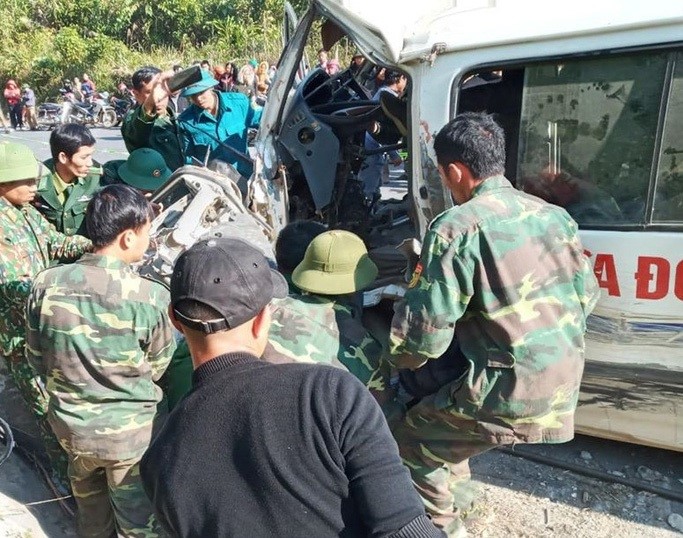 O to cho doan tu thien dam vao vach nui thuoc dien 