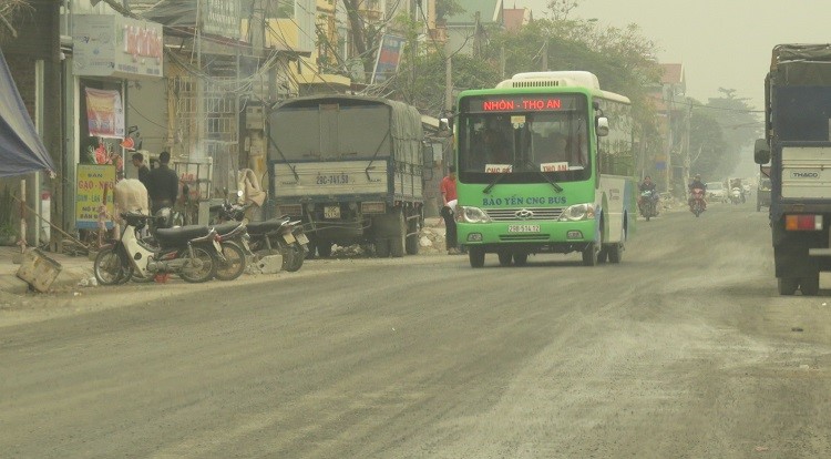 Du an cai tao Tinh lo 417 doan qua huyen Dan Phuong: Don vi thi cong nhan trach nhiem khac phuc hau qua - Hinh anh 1