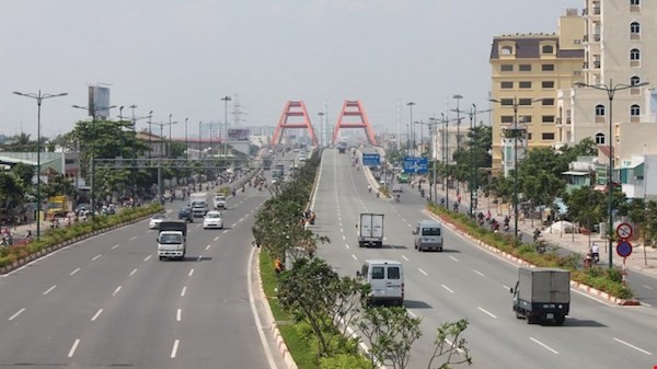 TP Ho Chi Minh: Han che luu thong tren duong Pham Van Dong va doc kenh Nhieu Loc - Hinh anh 1