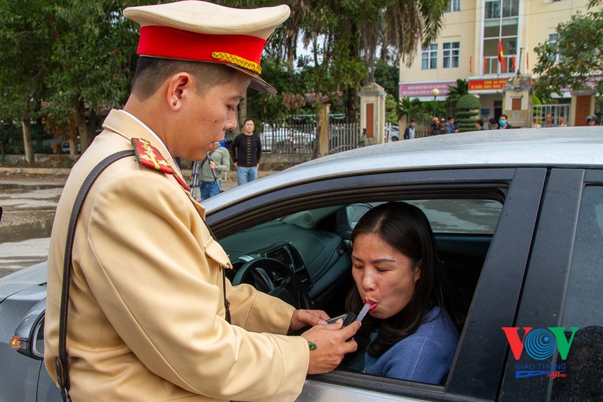 Vi sao tai xe o to ca nhan thuong say xin hon tai xe chuyen nghiep? - Hinh anh 1