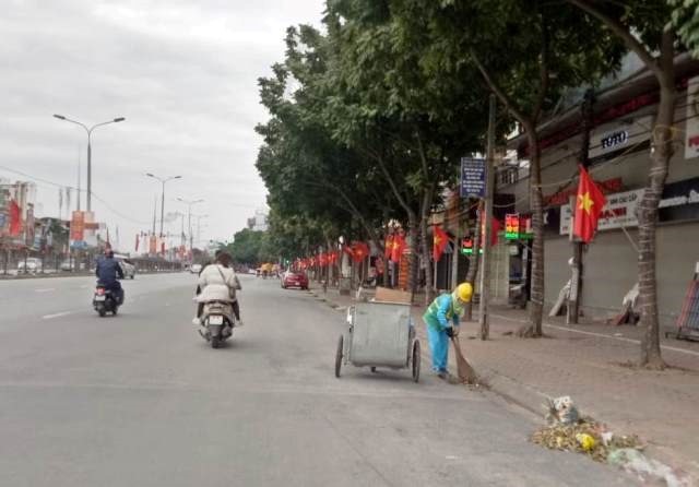 Mung 3 Tet, duong pho Ha Noi khe khe “cua minh” - Hinh anh 7