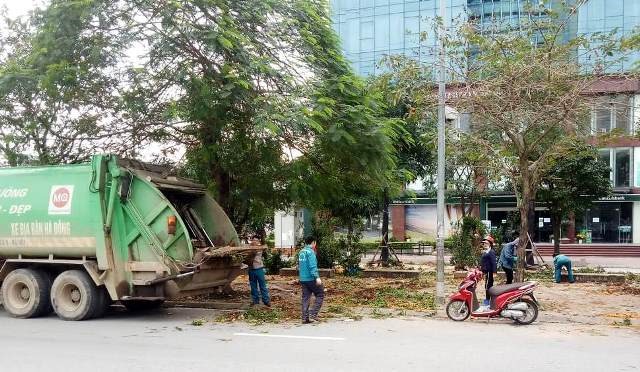 Mung 3 Tet, duong pho Ha Noi khe khe “cua minh” - Hinh anh 8