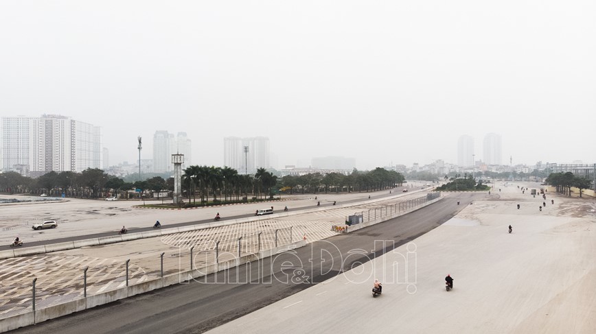 [Anh] Duong dua F1 Ha Noi gap rut hoan thanh, lap hang rao bao ve mat duong tieu chuan - Hinh anh 17