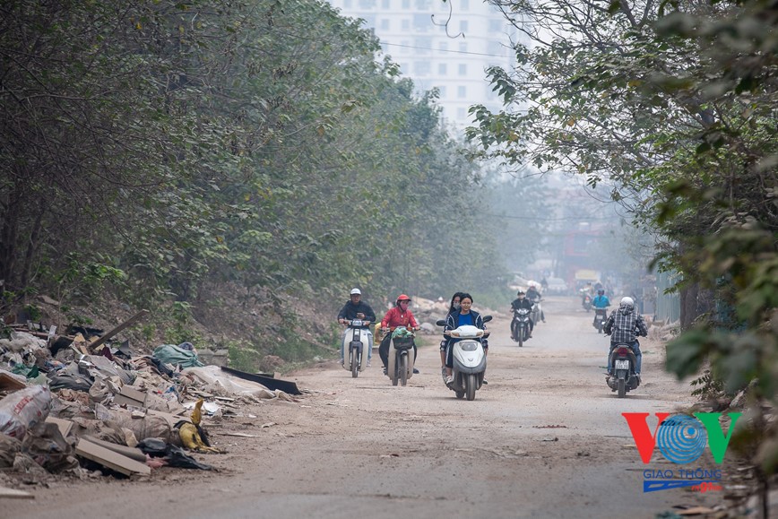 Duong Nguyen Canh Di (Ha Noi) keo dai: Khong muon tai nan phai thuoc 'o ga, o voi'  - Hinh anh 4