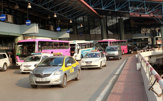 Tam dung triet de hoat dong taxi tai san bay Noi Bai trong thoi gian cach ly xa hoi - Hinh anh 1