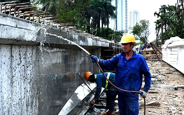 Ha Noi huy dong cac nguon luc phat trien ha tang giao thong - Hinh anh 1