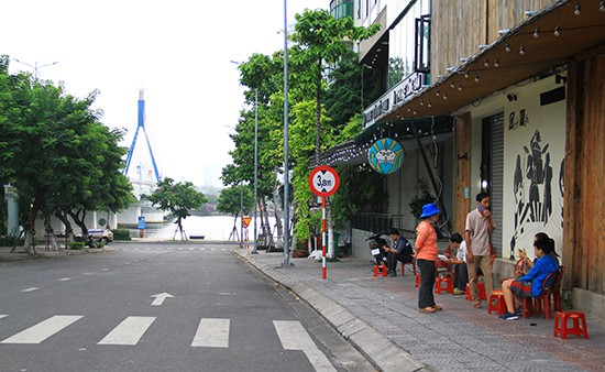 Da Nang nhon nhip tro lai trong sang dau tien thao lenh cach ly xa hoi - Hinh anh 10