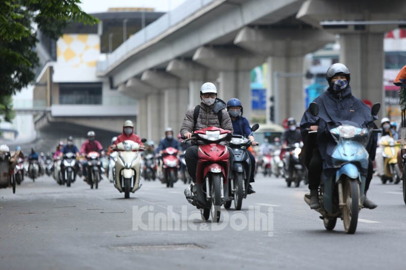 [Anh] Ha Noi: Tai dien canh tac duong trong ngay dau noi long gian cach xa hoi - Hinh anh 3