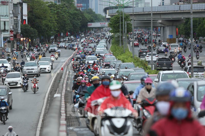 [Anh] Ha Noi: Tai dien canh tac duong trong ngay dau noi long gian cach xa hoi - Hinh anh 5