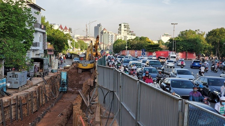 Ha Noi: Pha do hon 300m tuong gom su o Nghi Tam la viec bat kha khang - Hinh anh 2