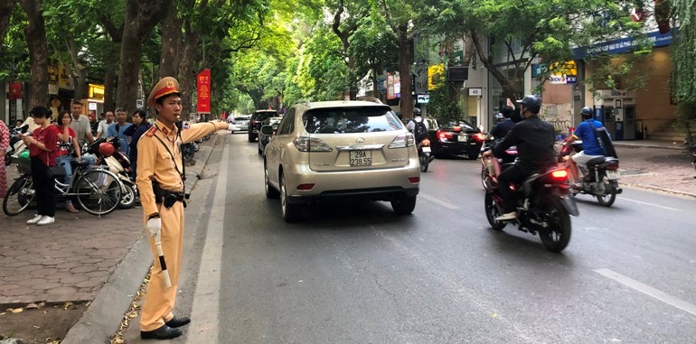 Ha Noi: Giao thong thuan loi trong ngay thi vao lop 10 - Hinh anh 1