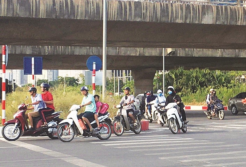 Tai dien di nguoc chieu tren Dai lo Thang Long: To chuc giao thong thieu khoa hoc - Hinh anh 1