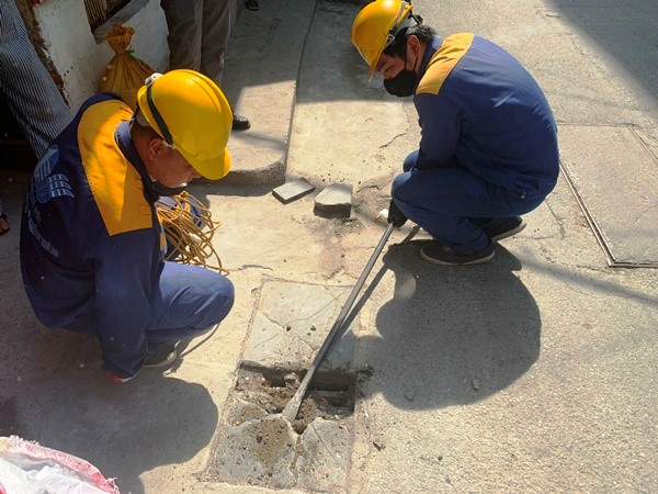 Xu ly cac nguyen nhan gay ngap ung tren pho Yen Hoa - Hinh anh 2